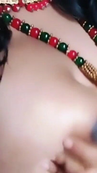 Desi Bhabhi's zwarte poesje sexy video