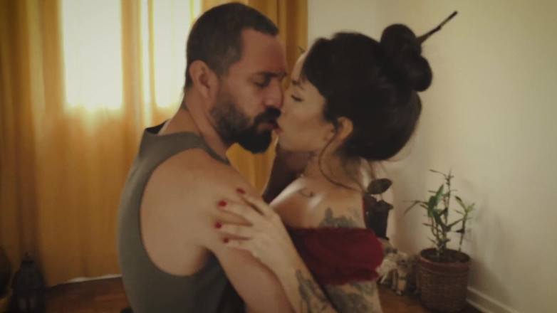 aquelemariooficial: Big Booty Brunette Gives an Amazing Cock Massage