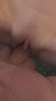 Une ado en POV se fait enculer et éjaculer sur les seins
