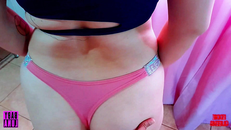 Babyluna939: Začíná být sexy a Babyluna939 zkouší své bikiny a já...