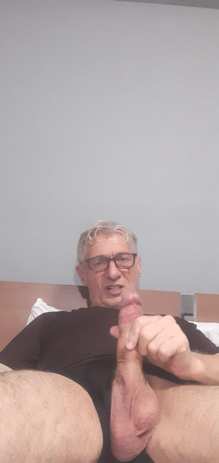 Big uncut hard cock: Grande monstro pau masturbação