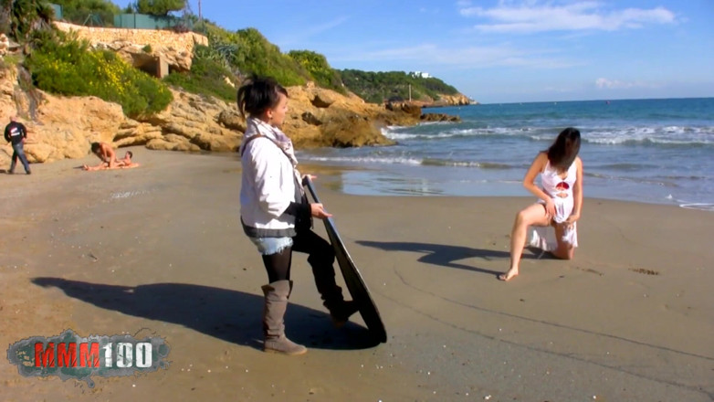 MMM100: Video sexy: sesión de playa de Jessica Bitch