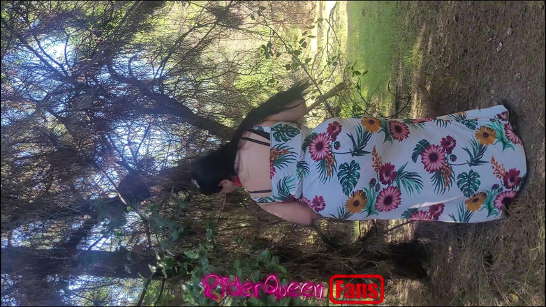 Riderqueen BBW Step Mom Latina Ebony: Riderqueen alleen, buitenshuis, fanvideo's