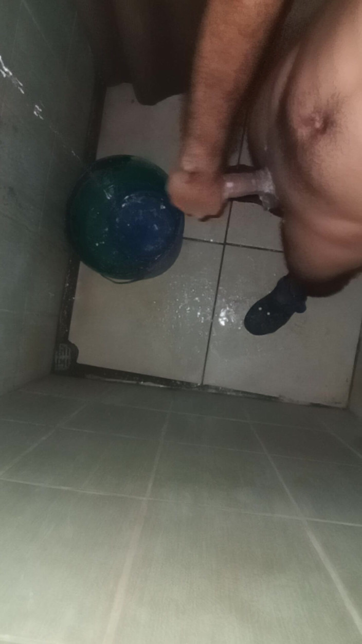 Cute boy jerks off: Jerk Boy Roasts His Handjobs More Than Three Times a...