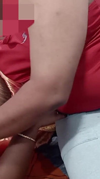 Můj manžel mě přesvědčil, jsem naštvaná a ošukaná a stala se ze mě šťastný orgasmus, desi sexy video