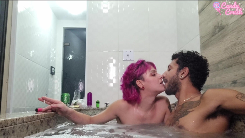 Candy Kush: Această pulă neagră a umplut fundul meu mic cu spermă în...