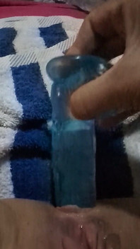 Neuer Dildo-analfick MILF GILF Solo Selbstgedrehtes Squirt