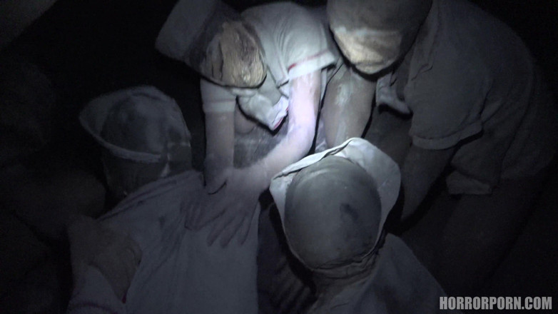 Horror porn: daraavna porn narak ki 8 narsen