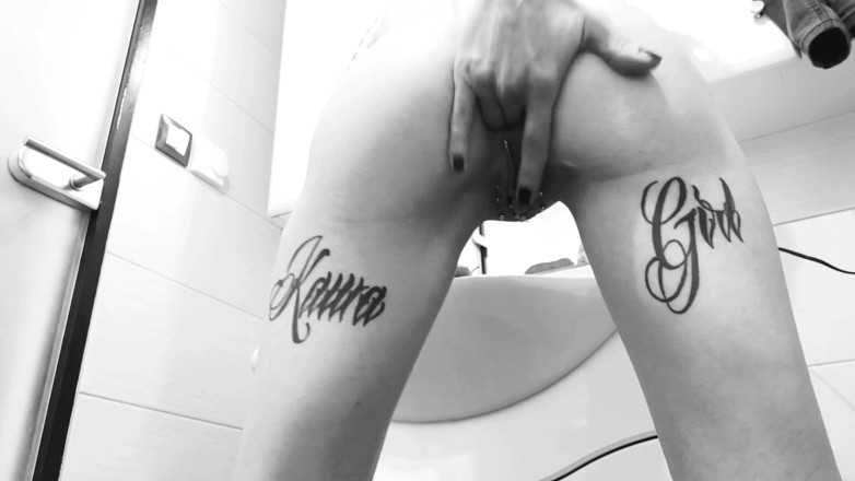 InkedKawaGirl: Małe palcówka tyłka