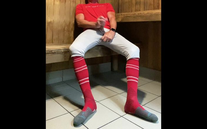 JockDad87: Buff Dilfjockdad87 fastnar nästan i bastun