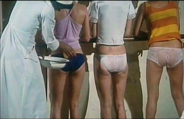 BB Xzess: Pension des fesses nues Langue française