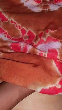 Milf żona zdradza męża z młodym chłopakiem w pokoju hotelowym