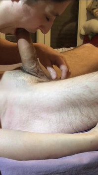 Nuovo video!! l'ultima gola profonda, vengo 3 volte a leccare quel cazzo delizioso.