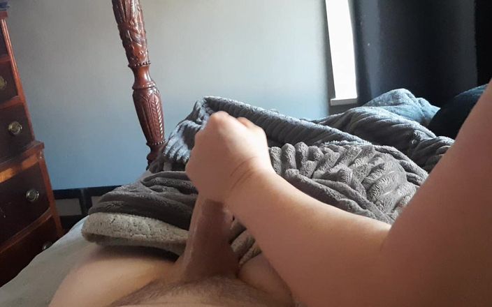 Silky Johnson: Handjob From Stepsis Red Nails Cumming Hard