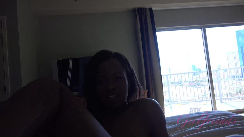 ATK Girlfriends: Si Dia Mengambil Senyuman Yang Cantik Betul-betul Ke Zakar Awak...