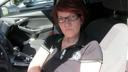 Popp Sylvie: 車の中でクソ