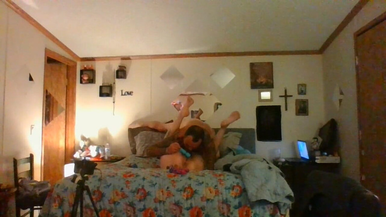 Satin Lady: La signora di raso si fa riempire la figa di...