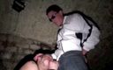 Crunch Boy: 포르노 스타 Greg Centuri의 지하실에서 사용되는 아시아 트윈크 (비디오는 오디오가 없지만 음악)