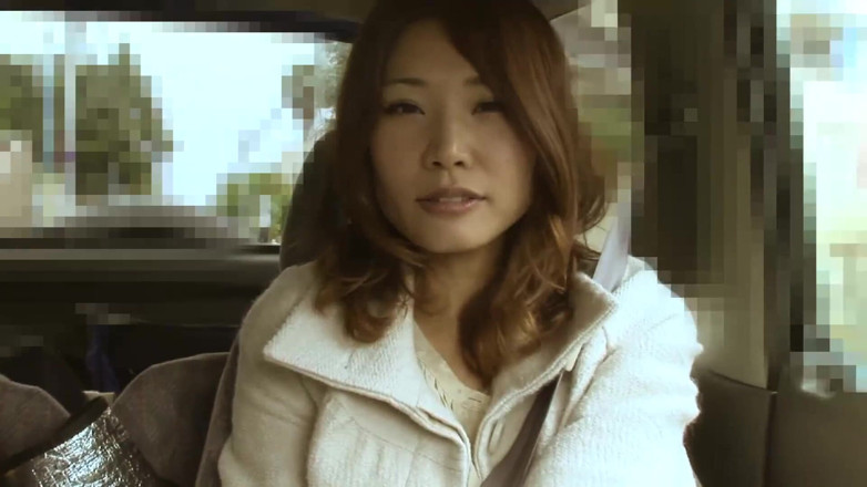 Asian Mature Climax: Sexy asiatic babe at interview in car
