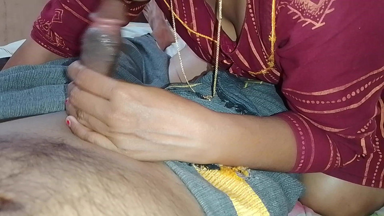 Bijukumar: Mallu steckt den penis ihres mannes in ihren mund