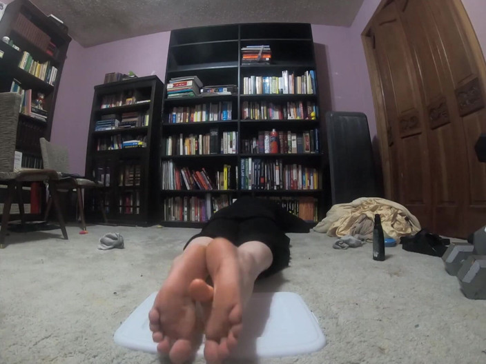 Mr Dimples: Cậu bé mũm mĩm sục cu giả bằng chân