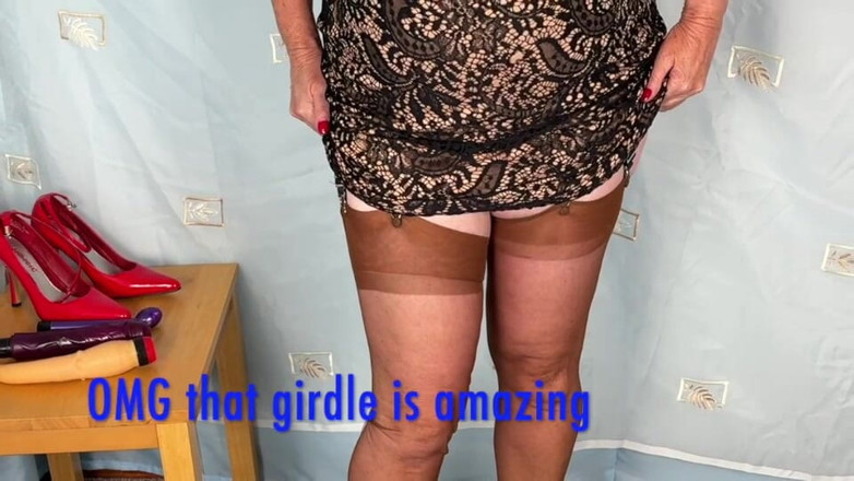Aunty Sandra vintage girdle queen: Aunty Sandra Wearing Lots of Nylon Vgq 69