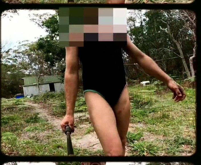 Madaussiehere: Ayah melompat di tropika