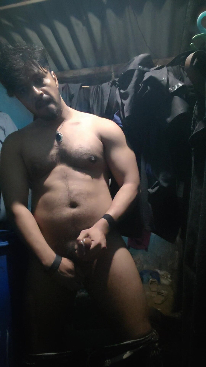 Mastkalandar: Desi Hunk ช่วยตัวเอง