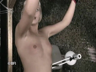 Slave Seks: Punished Blonde