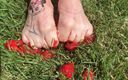 Euro Models: पैर कुचलने वाली स्ट्रॉबेरी क्लोज अप