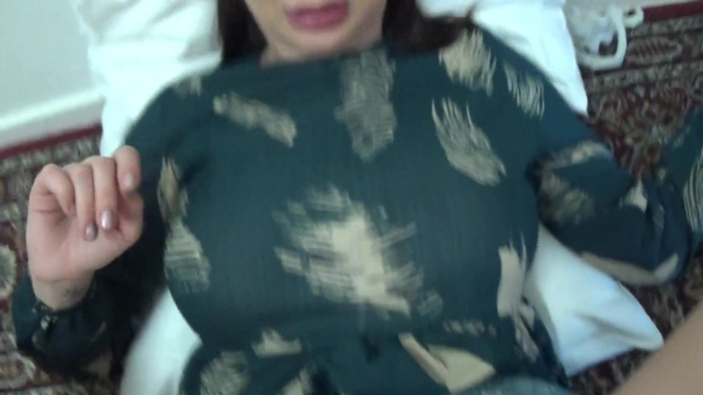 Amateur Homemade Porn: Turecka macocha z dużym tyłkiem zerżnięta przez pasierba, podczas gdy...