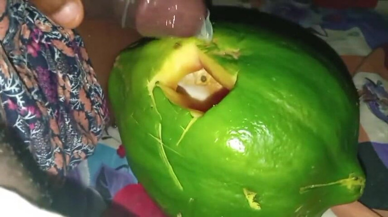 Badman4606: Siyah yarağımı okşuyor.