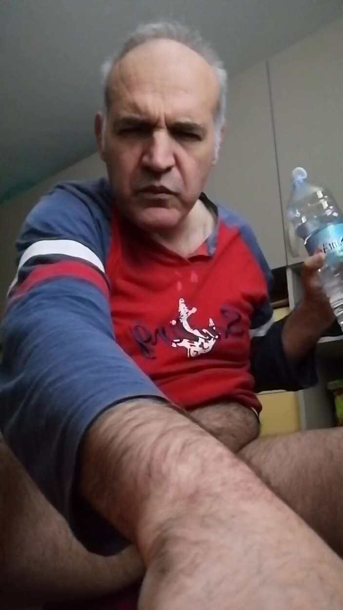 Setesesso7: मैं अपने लिंग और पेशाब के साथ बहुत खेलता हूं!