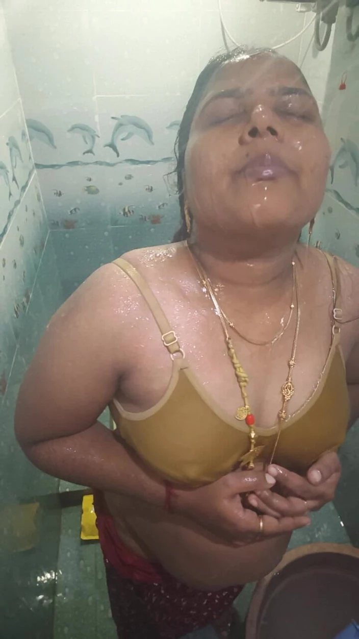 Susmitha2258: Desi Woman Showering