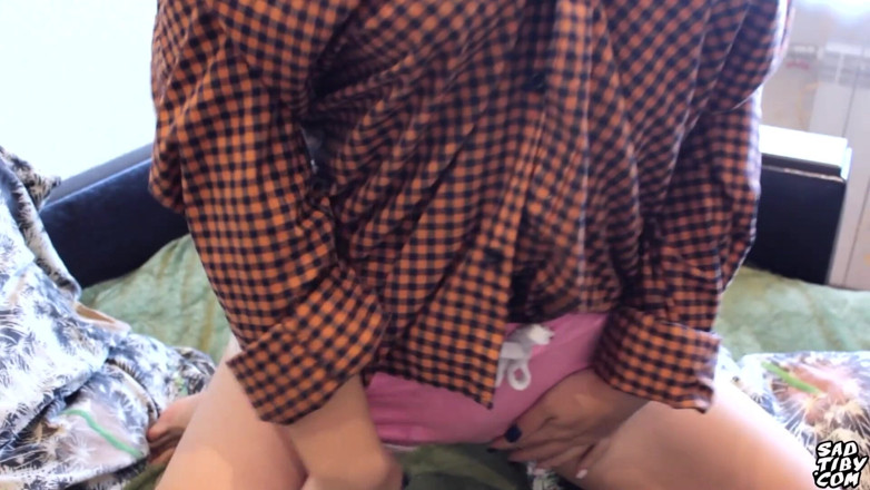 Sad Tiby: Il fratellastro ha registrato un video di gioco sensuale figa...