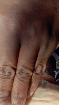 Kauen auf Ladoras größe 10 Füße, N Zehen mit ihrem 1. footjob