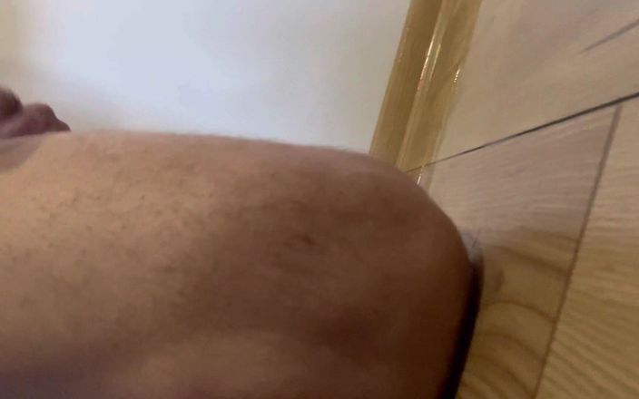Apomit: Anaal speeltje pissend cumshot jonge homo