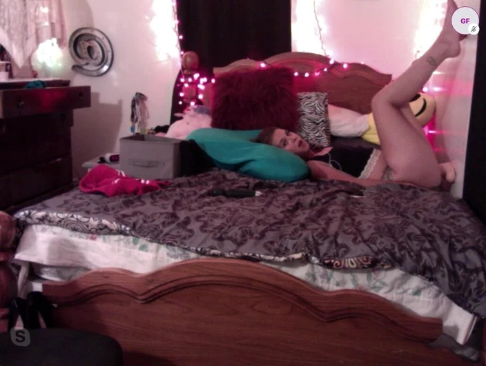 Alli Anderson: Riding My Huge Dildo on the Wall