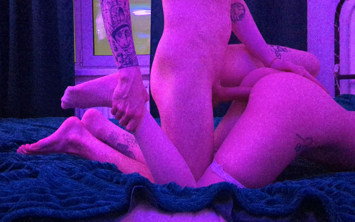 Anstralia: Slutty Bitch Screams with Pleasure and Swears When She Fucks...