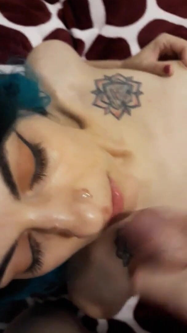 Iliketobeaslut: 내 보지를 핥은 후 사정해줬어