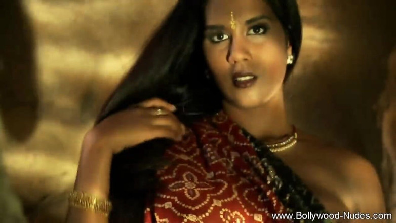 Bollywood Nudes: 亚洲辣妹软调舞蹈色情动作