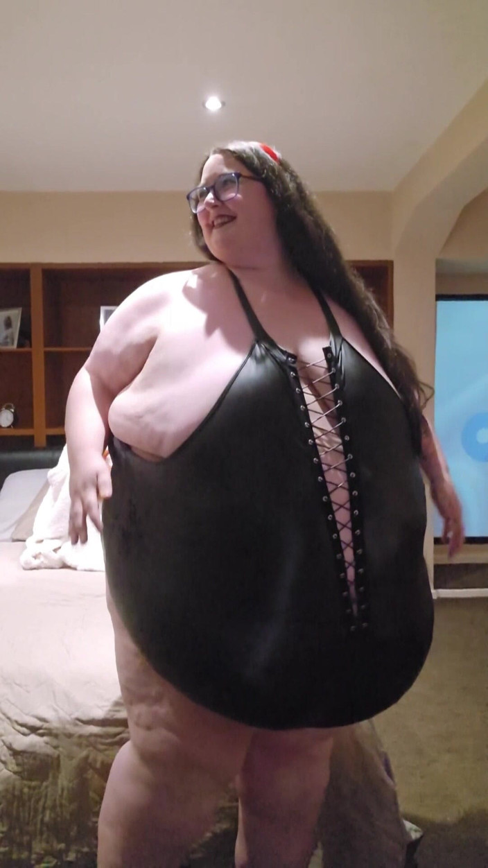 SSBBWLadyBrads: BBW seksowny gruby skórzany garnitur