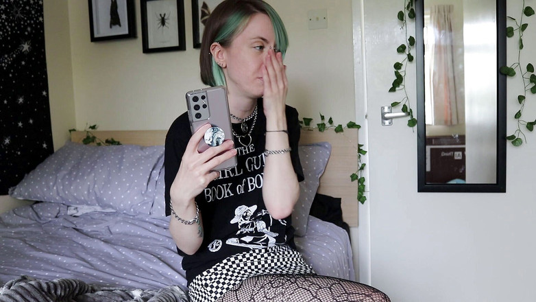 Fetpup: Nevlastní sestra tě nutí nosit její kalhotky SPH