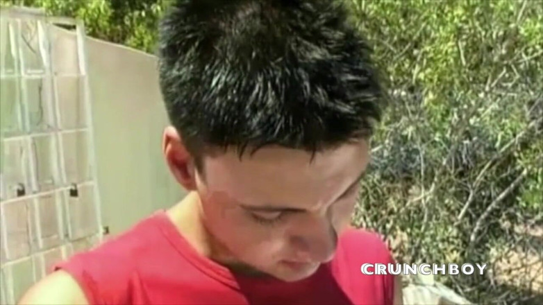 Slut twink used bareback by XXL cock: Esibizione all'aperto con dei ragazzi gay che scopata senza preservativo