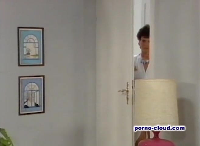 Porno Cloud: Pengongkek keluarga tiri. DVD