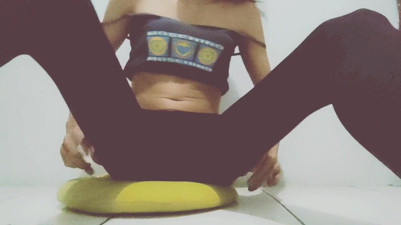 MaureenNadh: Amateur asiatischer ladyboy erstmals anal-training