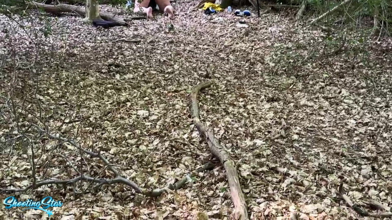 Shooting Star: Mergokin pasangan di hutan dan bergabung