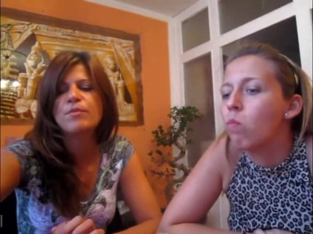 Solo Austria: Melady e cindy mangiano