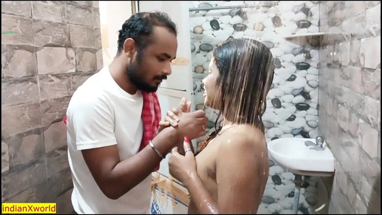 Indian Xshot: Indisch Bengaals rijk meisje neukt met bezorger! Hete erotische neukpartij