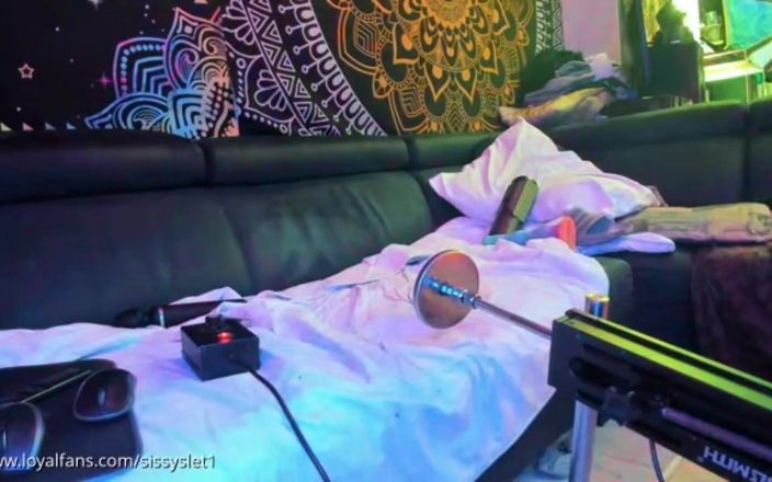 Shana Swarofski: Sissy in cam